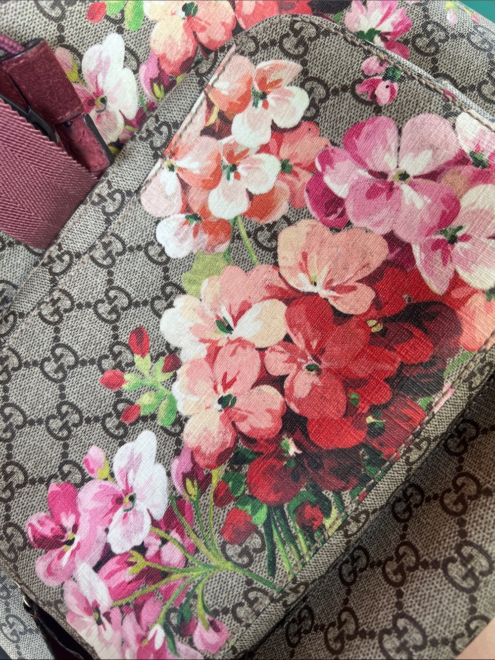 Gucci Brown GG Supreme Canvas Backpack with Pink Floral Print - Picture 4 of 8